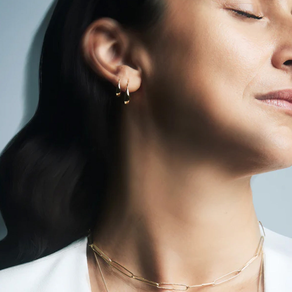 Medium Hoop 18kt Gold Earring