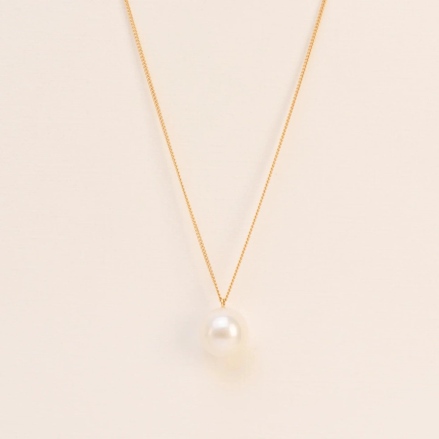 18kt Yellow Gold Necklace With Large Freshwater Pearl