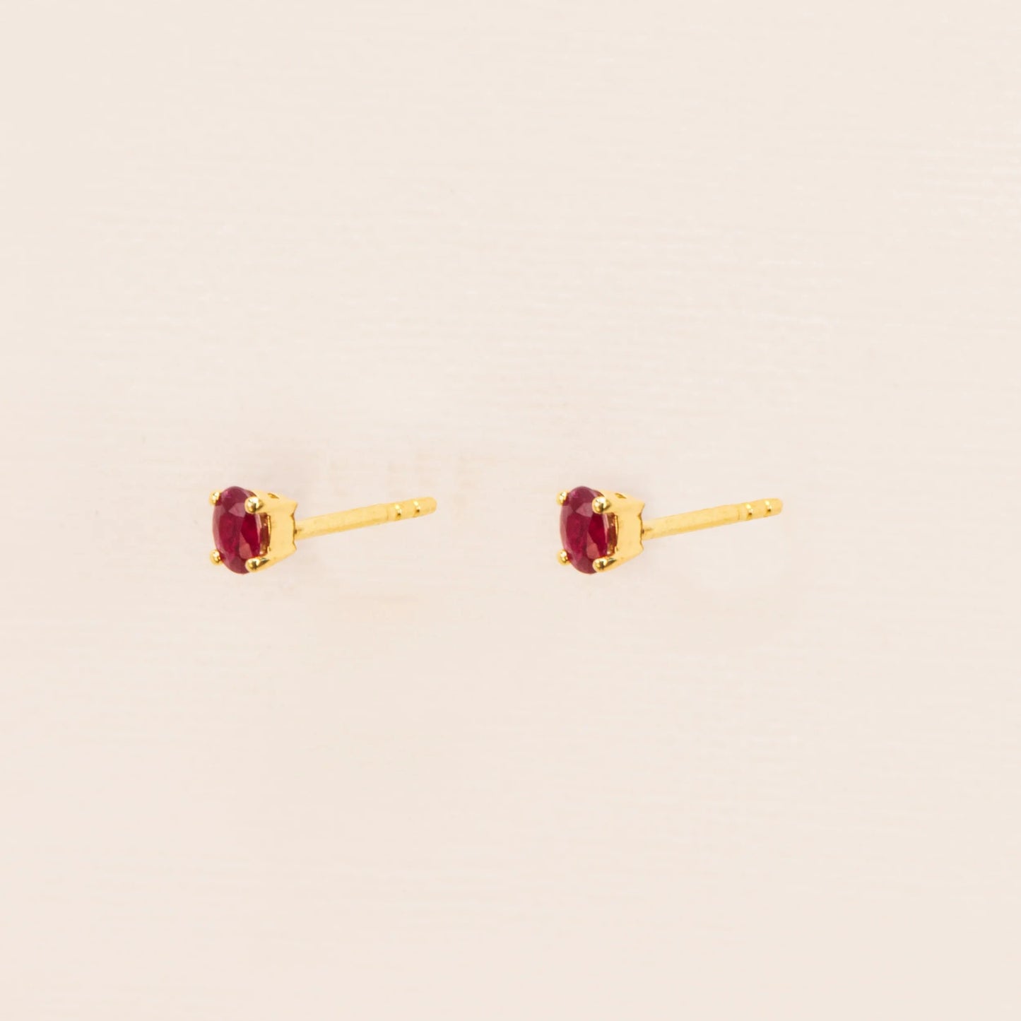 18kt Gold Stud Earrings With Ruby