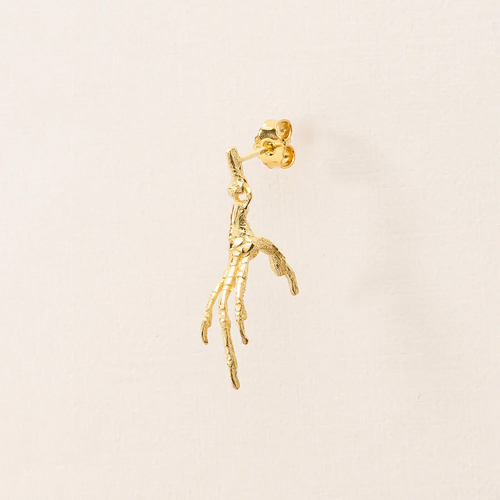 Single stud earring with signature grigri pendant in 18 ct. gold