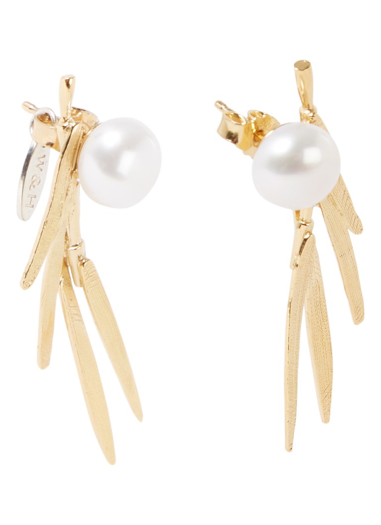 Earrings with leaves and pearl