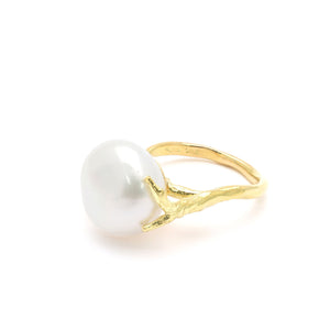 18kt Gold Statement Ring With Freshwater Pearl