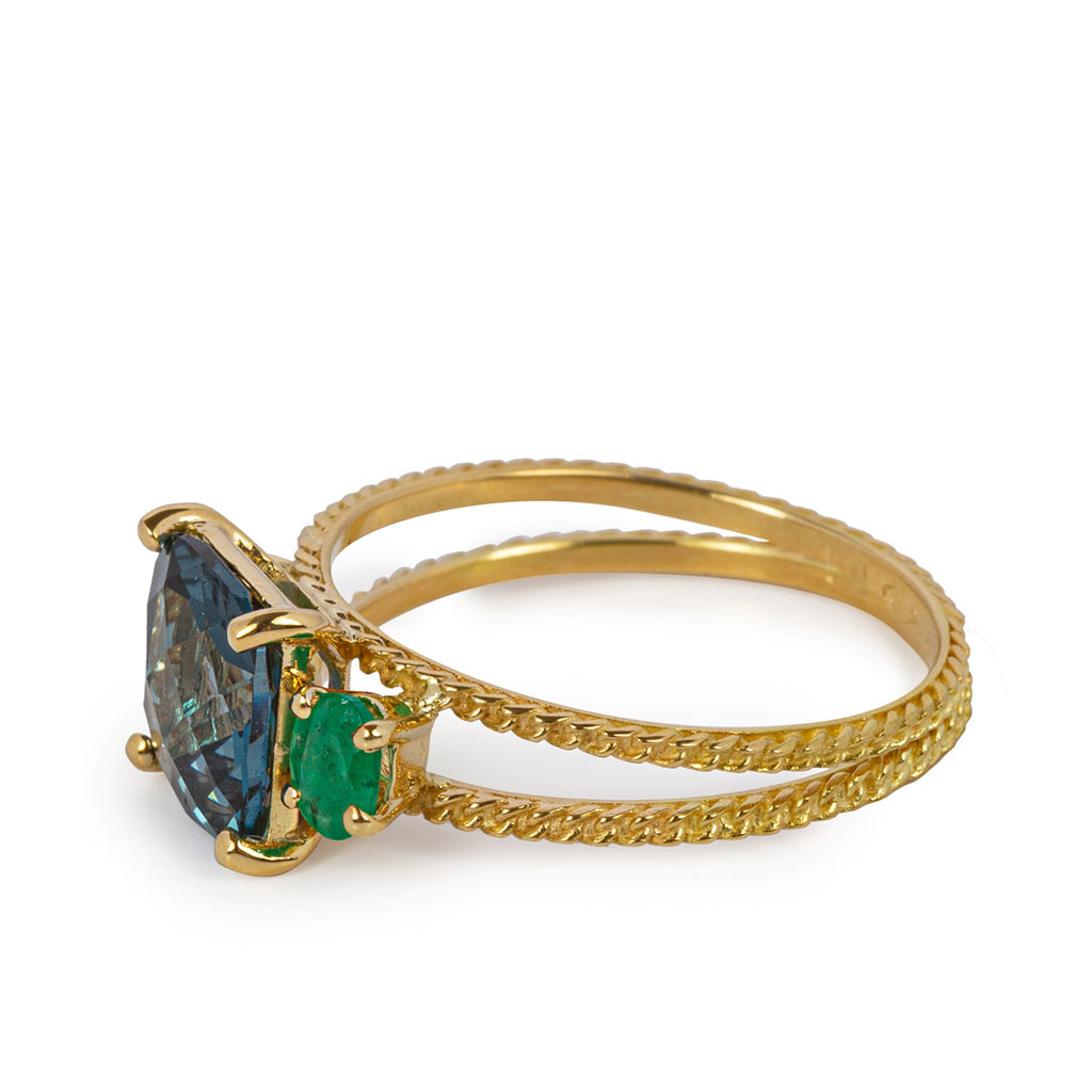 18kt Gold Chain Ring With London Blue Topaz and Emerald