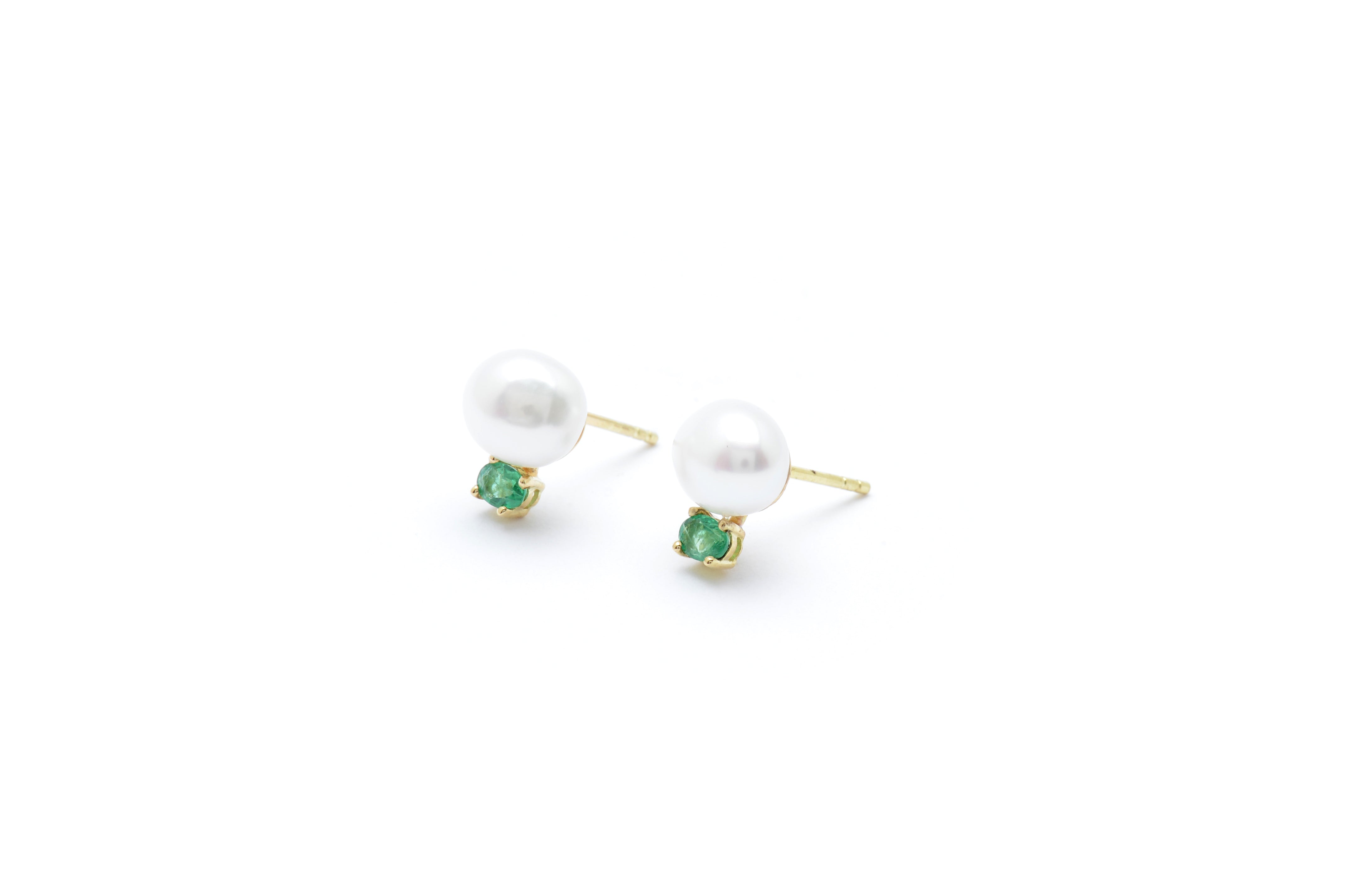 18kt  Gold Earring with Emerald and Freshwater Pearl