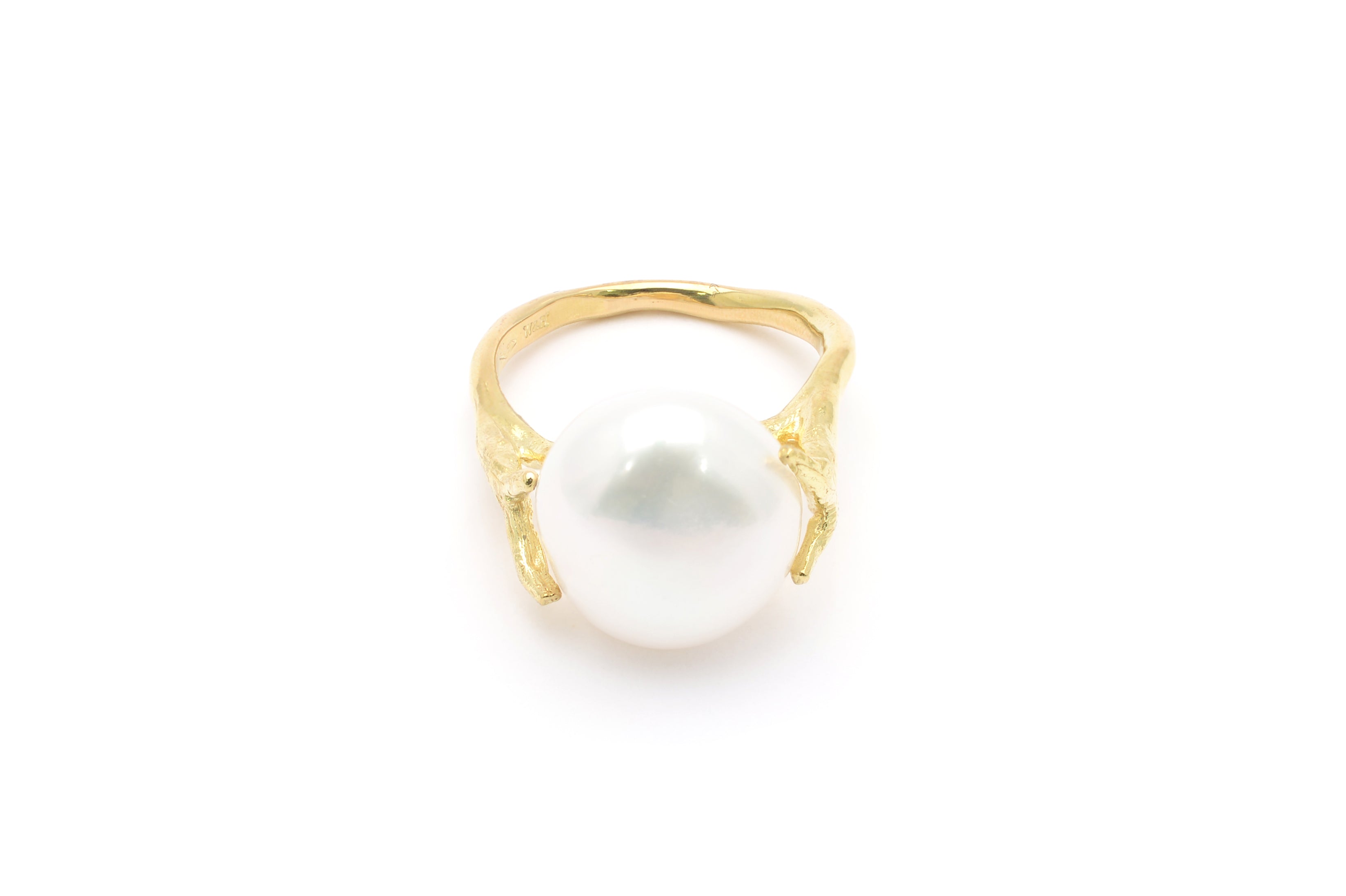 18kt Gold Statement Ring With Freshwater Pearl
