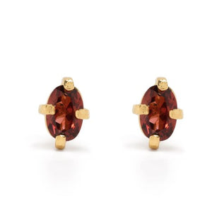 Goldplated Stud Earring with Garnet